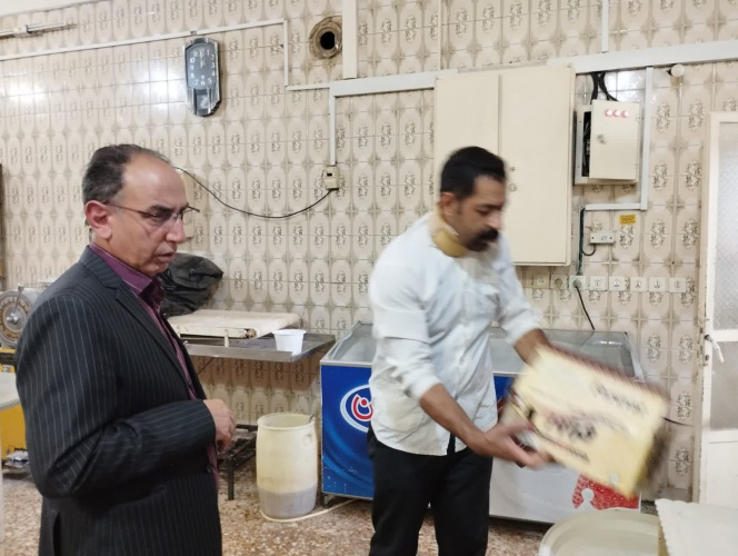 بازدید رئیس مرکز بهداشت شهرستان اراک از مرکز تهیه و توزیع بستنی