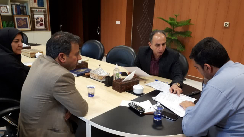 جلسه پیگیری صدور مجوز ساخت پروژه های مرکز بهداشت شهرستان اراک این جلسه با حضور فرماندار اراک و رئیس مرکزبهداشت شهرستان اراک