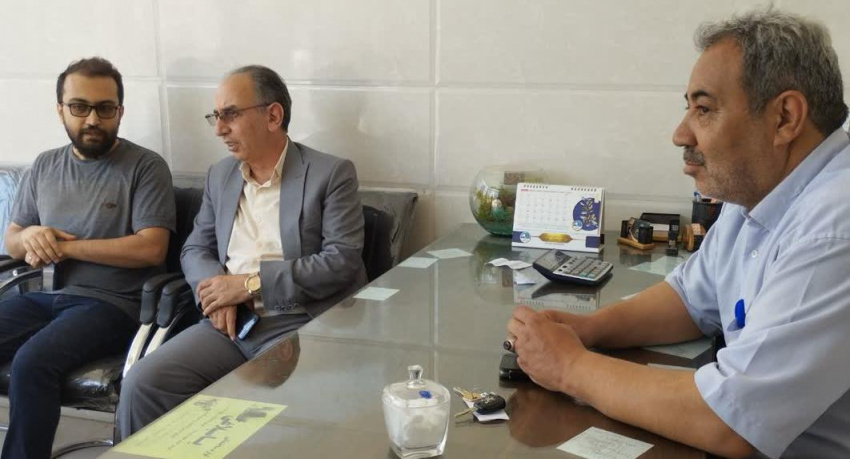 جلسه رئیس مرکز بهداشت شهرستان اراک با خیر جهت تامین زمین و اعتبار ساخت مرکز خدمات جامع سلامت مهردشت ( گاو خانه)