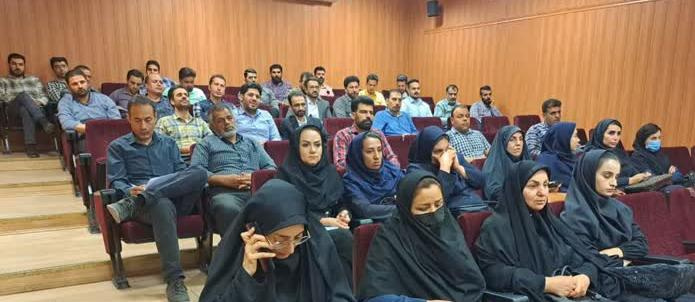 برگزاری جلسه آموزشی پیشگیری از HIV در معاونت عمرانی استانداری