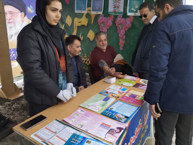 بازدید شهردار و رئیس شورای  شهر اراک  از میز خدمت مرکز بهداشت شهرستان اراک