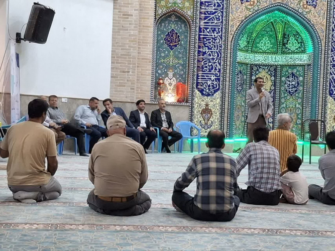 برپایی میز خدمت ویژه مدیران دستگاه‌های اجرایی به مناسبت هفته دولت با حضور فرماندار شهرستان اراک و معاون بهداشت دانشگاه علوم پزشکی اراک و معاون مرکز بهداشت و مدیران دستگاه های اجرایی شهرستان در مسجد النبی کوی کوثر