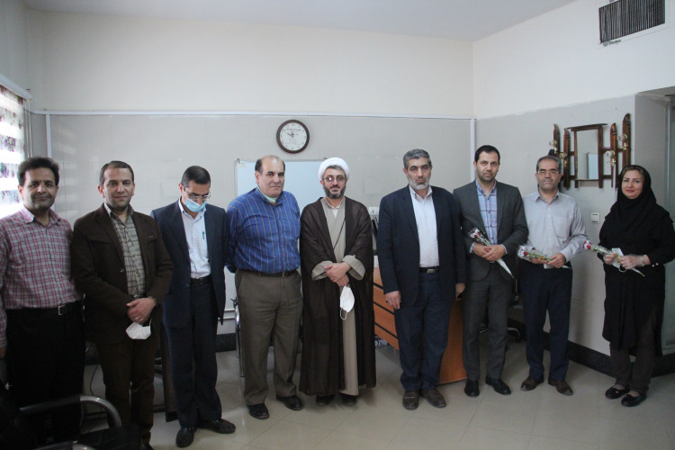 تجلیل از کارشناسان روانشناسی مرکز آموزشی در مانی امیرکبیر در روز روانشناس و مشاور
