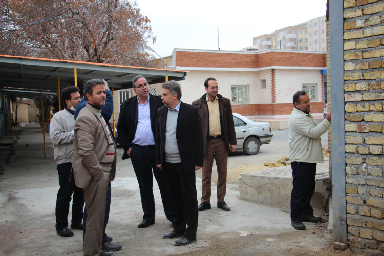بازدید معاون محترم توسعه دانشگاه علوم پزشکی اراک به همراه مدیر مالی و مدیر منابع فیزیکی و طرح های عمرانی دانشگاه از بیمارستان امیرکبیر