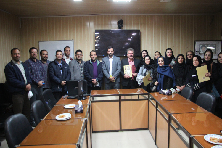 تقدیر از بازنشستگان سال ۱۴۰۱ مرکز آموزشی درمانی امیرکبیر