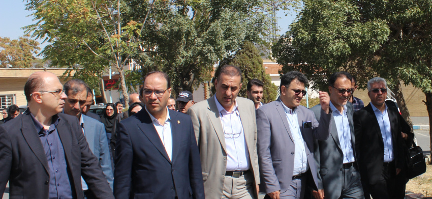 بازدید معاون سازمان برنامه و بودجه کشور از بیمارستان امیرکبیر اراک