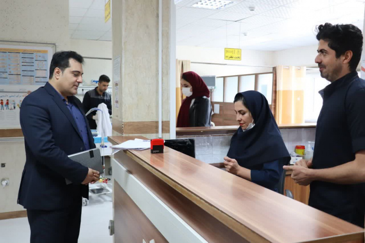 بازدید از بیمارستان فرهنگ خسروانی شهرستان فراهان در ایام تعطیلات نوروز