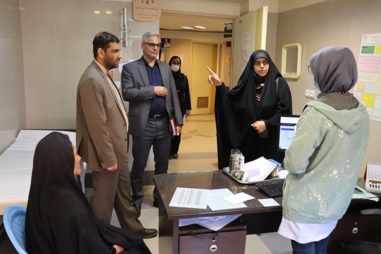 بازدید نوروزی مسئولین دانشگاه علوم پزشکی اراک از مراکز بهداشتی و درمانی شهرستان محلات+فیلم