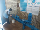 بازدید مشترک کارشناسان بهداشت محیط و آبفا از تأسیسات آبرسانی خنداب