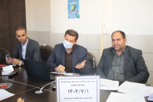 نشست رئیس و مدیران شبکه بهداشت خنداب با معاون بهداشت دانشگاه علوم پزشکی استان