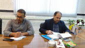 نشست بررسی چالشهای داروخانههای شهرستان به ریاست سرپرست شبکه بهداشت و درمان
