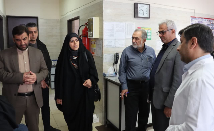 ببینید: گزارش تصویری  بازدید نوروزی مسئولین دانشگاه علوم پزشکی اراک از محلات