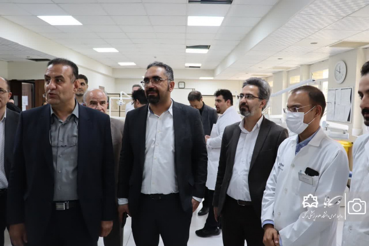 بازدید رئیس دانشگاه علوم پزشکی اراک از دانشکده دندان‌پزشکی