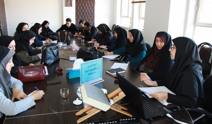 جلسه آموزشی تحویل فرمهای واحد سلامت نوجوانان ، جوانان و مدارس معاونت بهداشتی