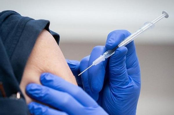 شاغلین کسبوکارهای آنلاین واکسن کرونا میزنند