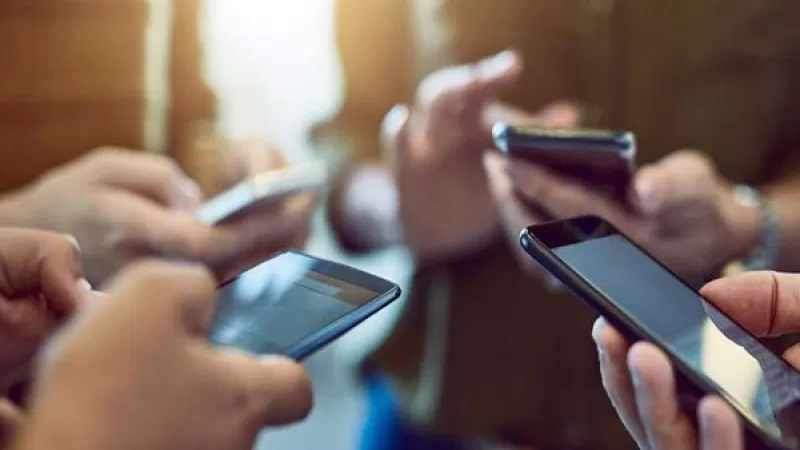 آداب معاشرت در فضای اینترنت و شبکههای اجتماعی