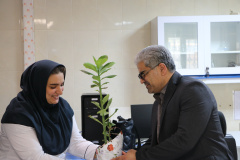 تقدیر از پرسنل آزمایشگاه کنترل مواد غذایی به مناسبت روز علوم آزمایشگاهی