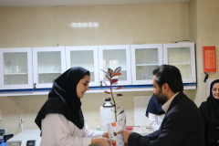 تقدیر از پرسنل آزمایشگاه کنترل مواد غذایی به مناسبت روز علوم آزمایشگاهی