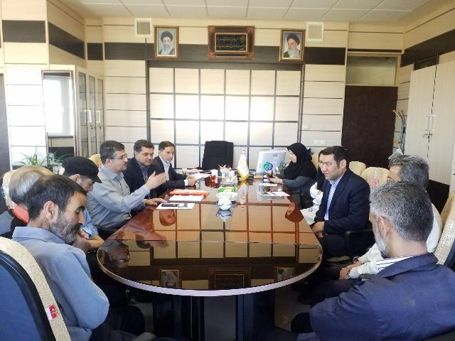 تقدیر از کارگران و نیروهای خدماتی شاغل در معاونت غذا و دارو اراک به مناسبت روز جهانی کارگر