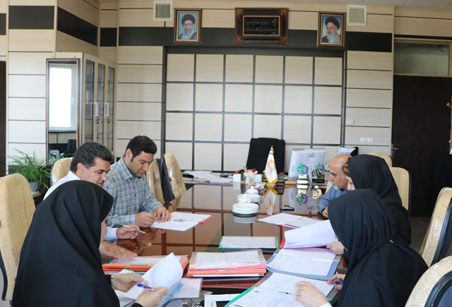 برگزاری جلسه کمیسیون فنی_تخصصی صدور پروانه های بهداشتی و واحد های تولیدی غذایی و بهداشتی