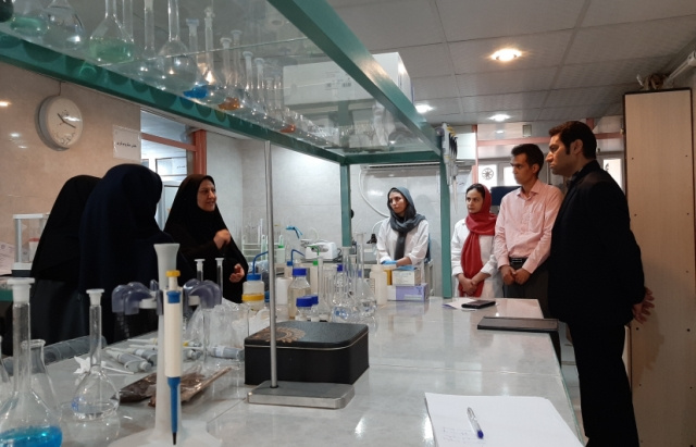 بازدید سرزده و مشترک معاون غذا و دارو و مدیر کل استاندارد استان مرکزی از آزمایشگاه همکار