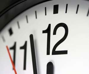 اخطار در مورد عدم فعالیت داروخانه های خصوصی روزانه خارج از ساعات مجاز معرفی متخلفین به سازمانهای بیمه گر