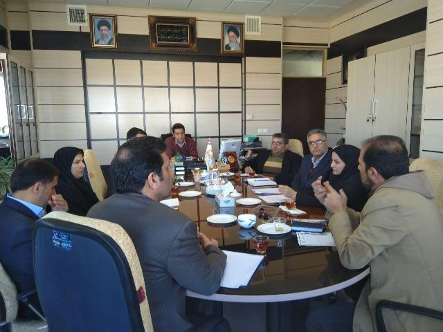 نشست اختصاصی معاون غذا و دارو با نماینده دادستان، شهرداری و صدا و سیما در خصوص توزیع محصولات سلامت محور توسط دستفروشان