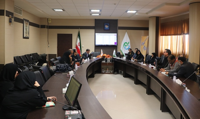 برگزاری جلسه در رابطه با بررسی اهداف کلی و کمی برنامه عملیاتی سال ۹۹ معاونت غذا و دارو اراک