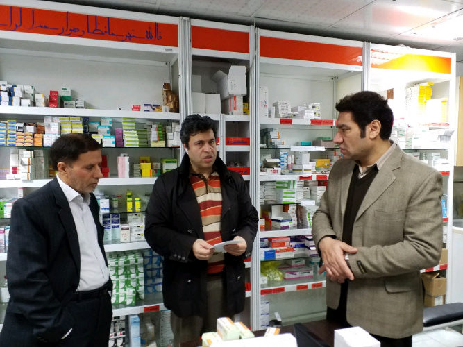بازدید سرزده معاون غذا و دارو از داروخانه های دو بیمارستان خصوصی اراک