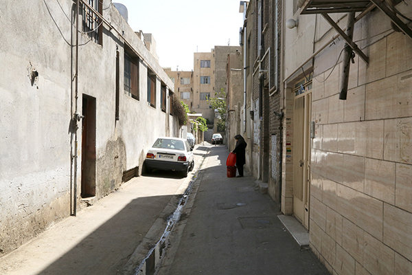 توضیح معاون غذا و دارو در خصوص علت نبود داروخانه در بررسی میدانی مشکلات شهرک نبئی اراک