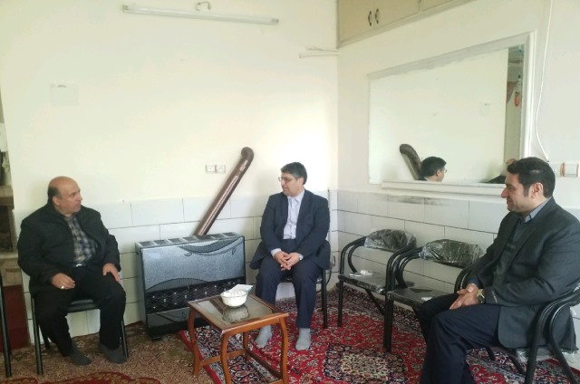 دیدار دکتر علیمرادیان معاون غذا و دارو و دکتر احد زاده رئیس انجمن داروسازان استان با دکتر کریمی نماینده مردم اراک،خنداب و کمیجان