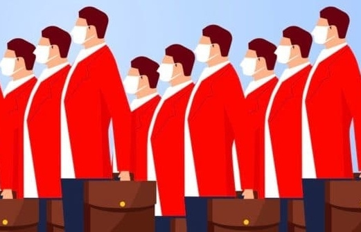 مبارزه با COVID-۱۹ یک جنگ است