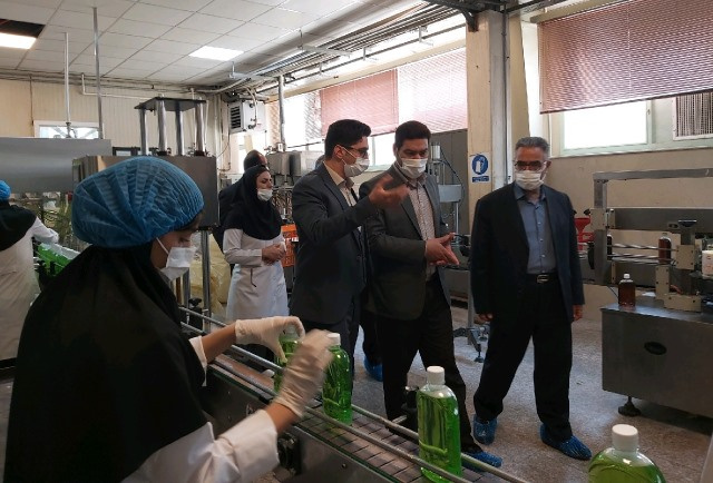 بازدید معاون غذا و دارو اراک از شرکت عطر و طعم ماگنولیا و لاله اکباتان شهرستان ساوه