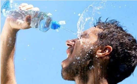 کم‌آبی در تابستان با بدنتان چه می‌کند؟