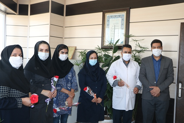 تجلیل از کارشناسان اداره نظارت بر فرآورده های طبیعی وسنتی و مکمل های معاونت غذا و دارو اراک