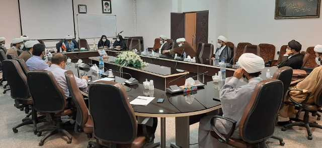 جلسه مشترک کارشناسان اداره طب سنتی و مکمل معاونت غذا و دارو اراک با جمعی از ائمه جماعت استان