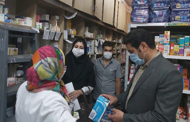 بازدید سرزده معاون غذا و دارو از داروخانه های خصوصی اراک