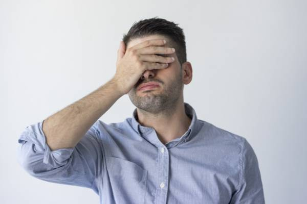 سرگیجه هنگام برخاستن و ۲ دلیل برای نگرانی