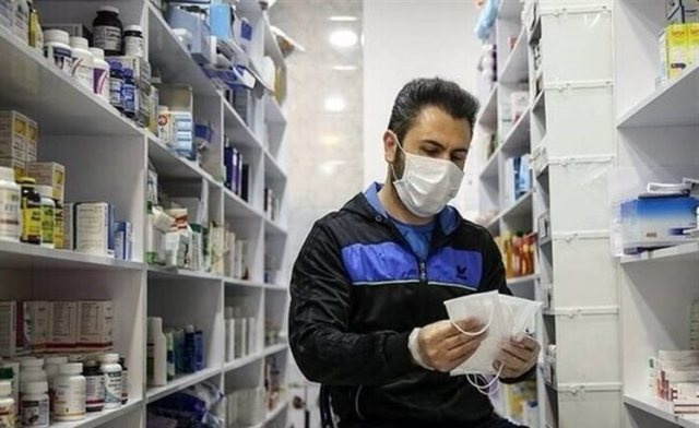 عرضه ماسک ۱۳۰۰ تومانی در داروخانه ها