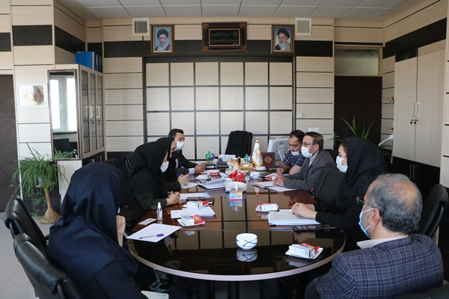 برگزاری جلسه مشترک اداره های فرآورده های طبیعی، سنتی و مکمل معاونت های غذا و داروی اراک،قم،ساوه و خمین