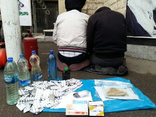 کشف بیش از مقداری مواد مخدر و مشروبات الکلی به ارزش ۳۰ میلیون ریال از برخی عطاری ها