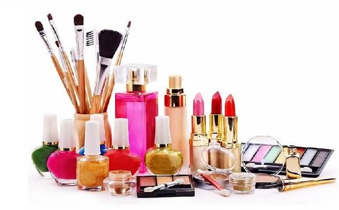 تاثیر لوازم آرایشی بر سلامت بدن