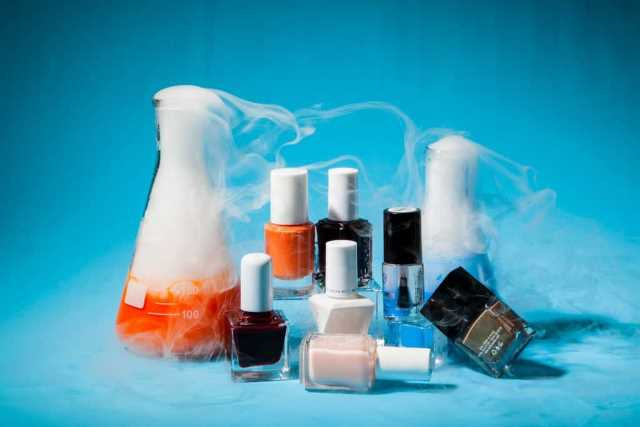 وجود ترکیبات شیمیایی در لوازم آرایشی