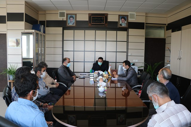 تقدیر از کارگران و نیروهای خدماتی شاغل در معاونت غذا و دارو اراک به مناسبت روز جهانی کارگر