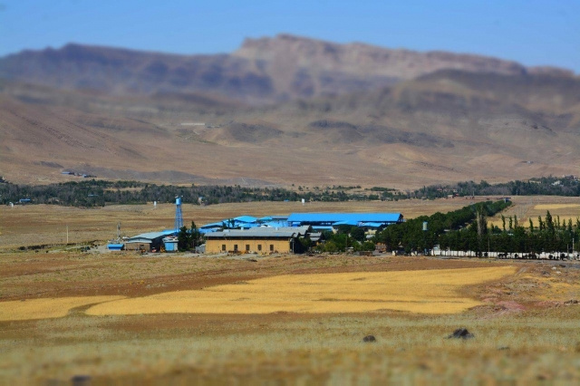 نظارت شرکت تولید کننده دارو گیاهی باریج اسانس به دانشگاه علوم پزشکی اراک برگشت