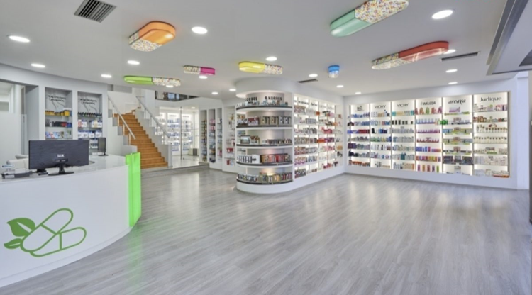 عرضه اقلام آرایشی و بهداشتی در داروخانه ها تنها با مجوز سازمان غذا و دارو