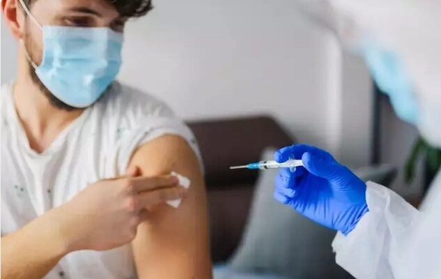 واکسیناسیون کلیه پرسنل داروخانه های  خصوصی تحت پوشش معاونت غذا و دارو