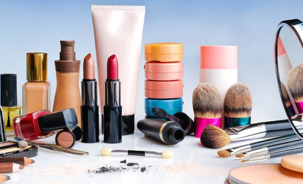 بیشترین میزان قاچاق کالاهای سلامت محور در حوزه فرآورده‌های آرایشی و بهداشتی است