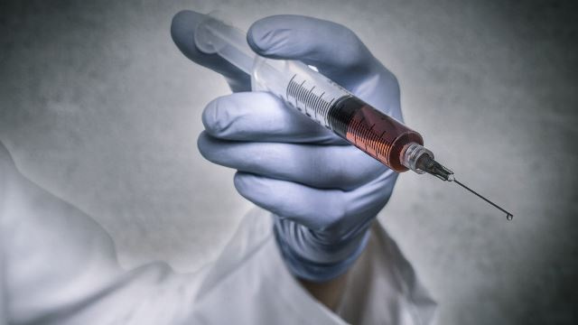 اشتباه در تزریق آمفوتریسین به جای آمفوتریسین لیپوزومال