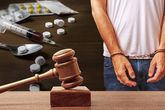 برخورد با متخلفان فروش دارو خارج از داروخانه ها